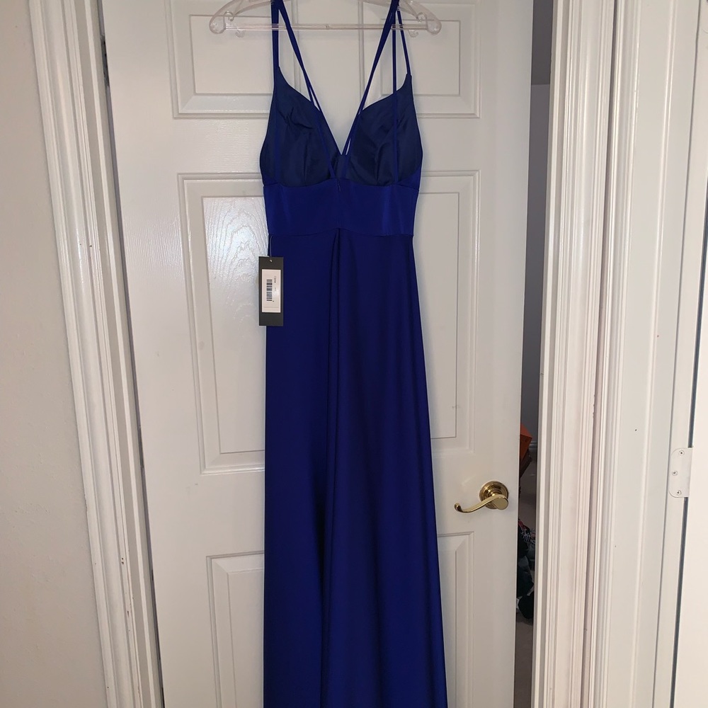 NEW-long, strappy, Cinderella Divine prom dress. - Picture 5 of 6